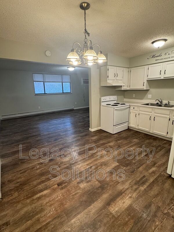 Building Photo - 1017 S 3rd St