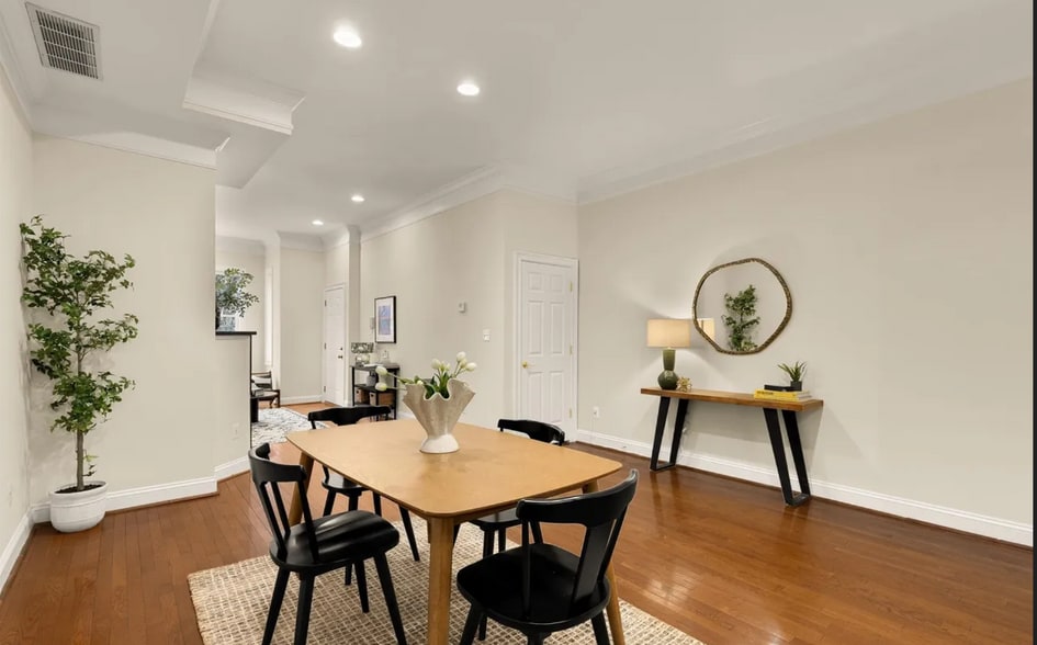 Building Photo - 1512 Park Rd NW