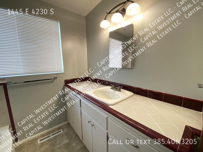 Building Photo - 1445 E 4230 S