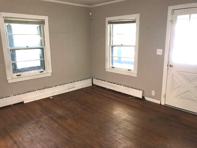 Living Room - 34175 N Hainesville Rd