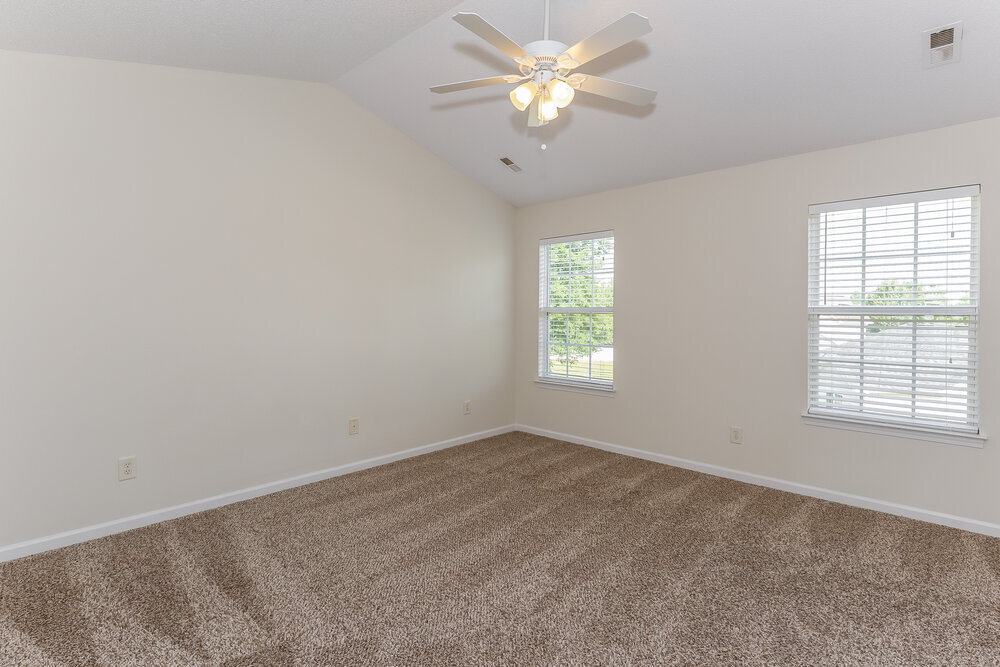 Building Photo - 15718 De Havilland Dr
