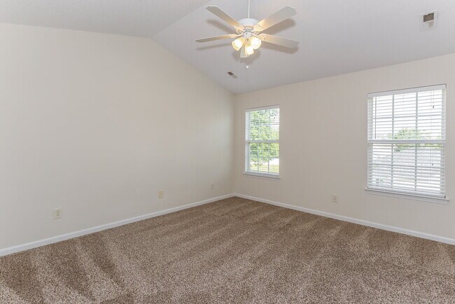 Building Photo - 15718 De Havilland Dr