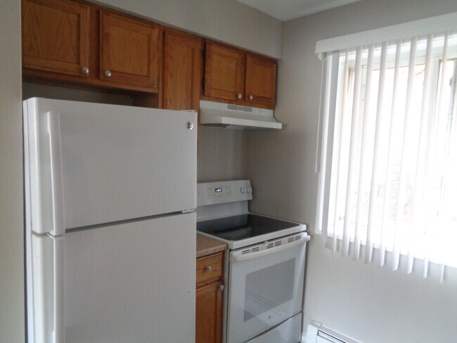 Building Photo - 5720 W 95th St
