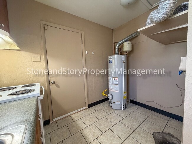 Building Photo - 2 bedroom 1 bath