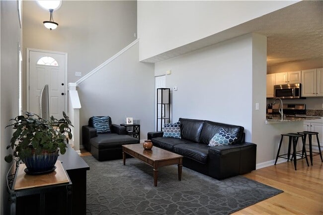 Building Photo - 13352 Harpley Ct