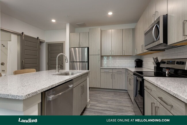 Building Photo - 950 Brittany Park Dr