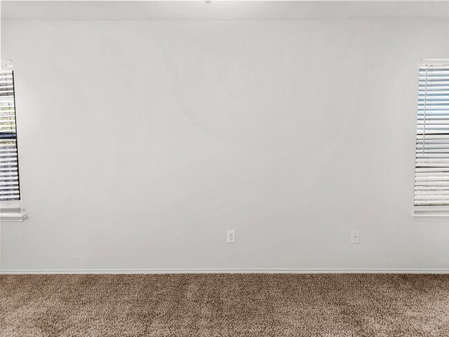 Building Photo - Spacious 1 Story Home!