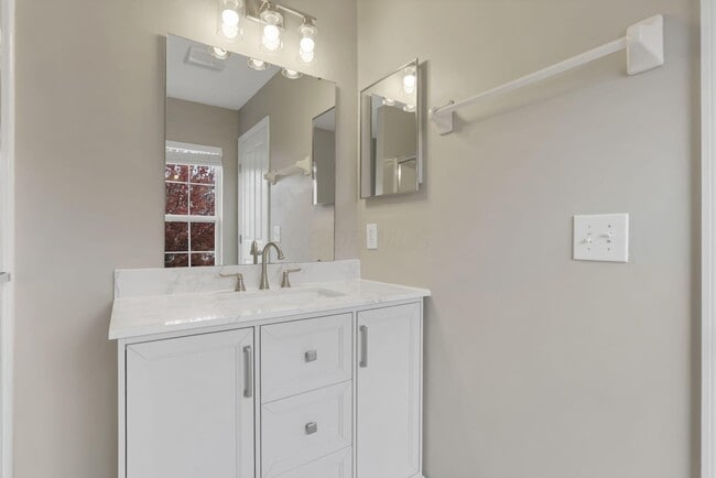 Building Photo - 6479 Walnut Fork Dr