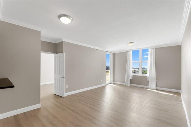 Primary Photo - 511 SE 5 Ave