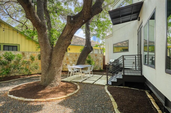 Building Photo - 1010 Hillside Ave