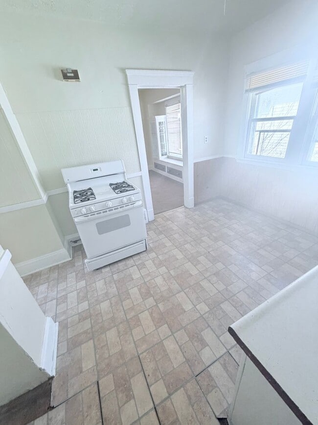 Building Photo - 3395- 3397 W. 100th