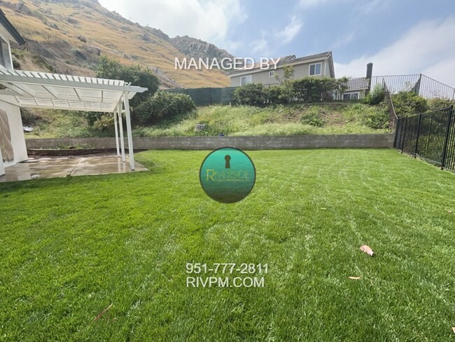 Building Photo - DISCOVER YOUR DREAM RENTAL HOME IN GRAND T...