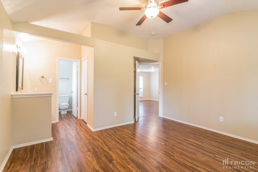 Building Photo - 2602 Carson Dr