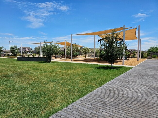 Building Photo - Wonderful new build with family fun amenities