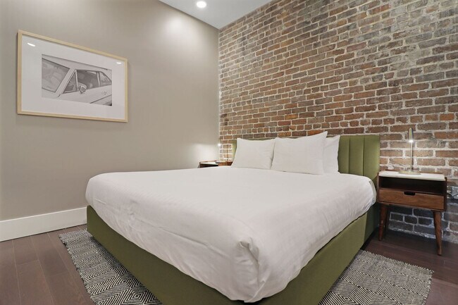 Building Photo - 822 Howard Ave