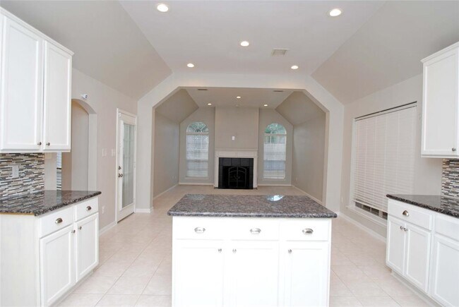 Building Photo - 20703 Spring Rose Dr