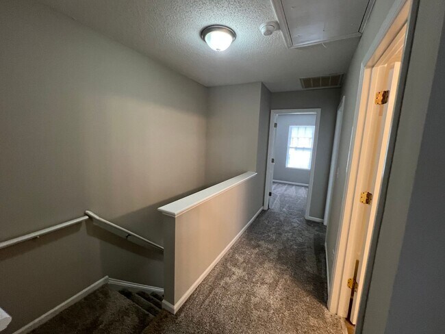 Building Photo - 116 Baberton Dr