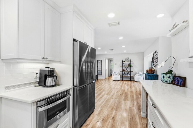 Building Photo - 20 NW 11th St