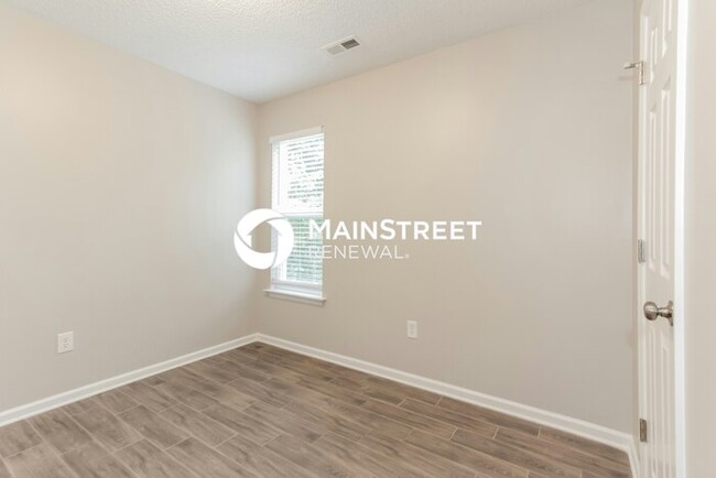 Building Photo - 2217 Genesis Dr