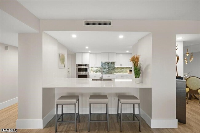 Building Photo - 5601 Turtle Bay Dr