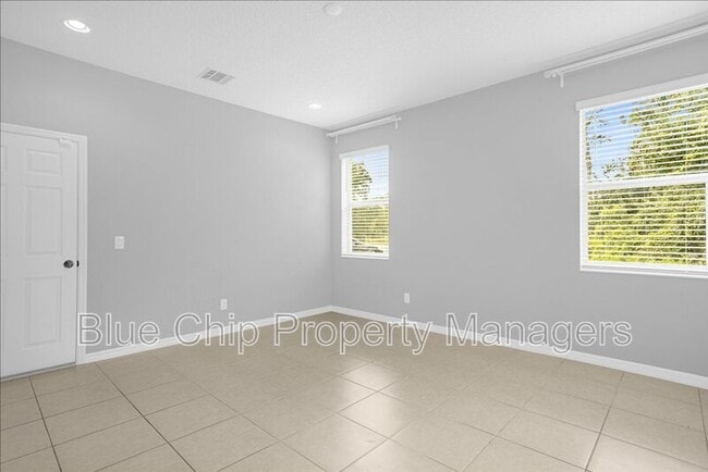 Building Photo - 6785 Tussilago Way