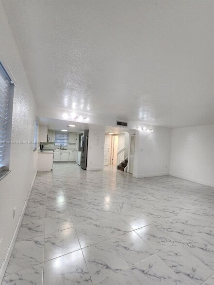 Building Photo - 5100 W 12th Ln