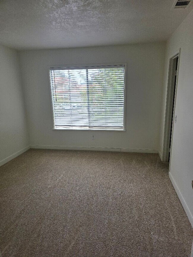 Building Photo - Newly Renovated Temecula 3 Bedroom Home!
