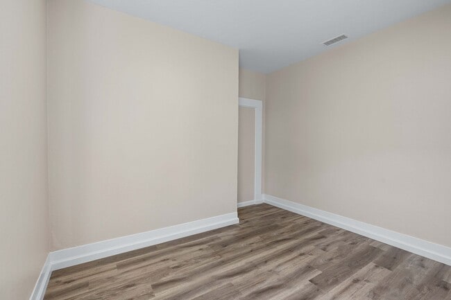 Building Photo - Welcoming 3-Bedroom, 1-Bath Single-Family Home