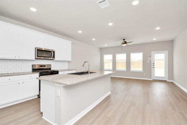 Building Photo - 27107 Bahia Grove Dr