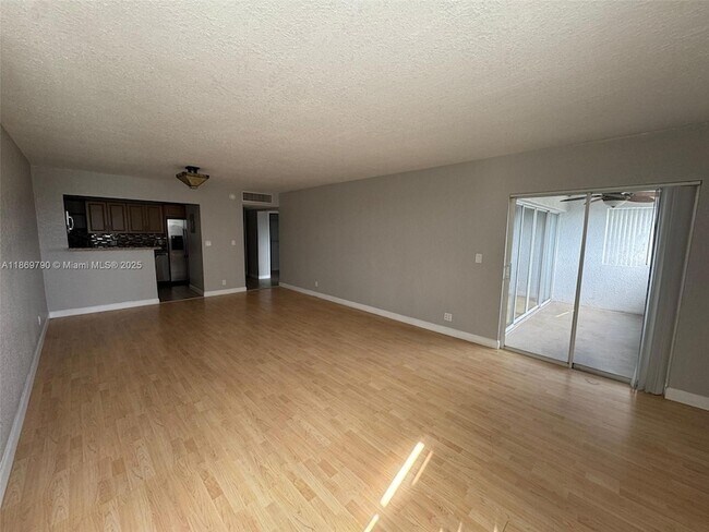 Building Photo - 3301 Spanish Moss Terrace