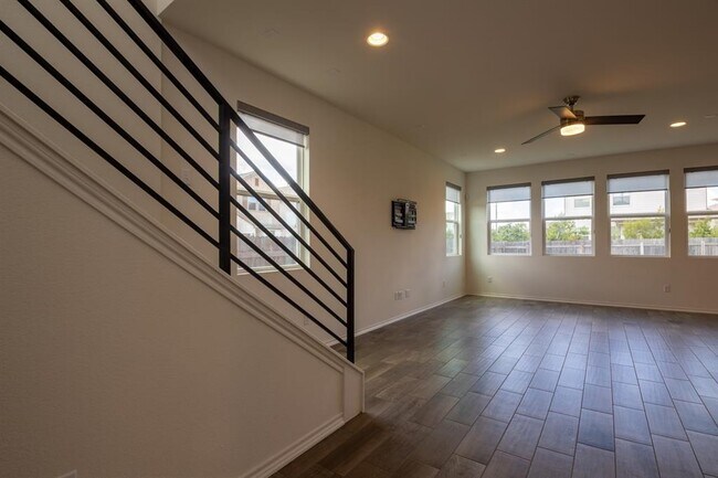 Building Photo - 13500 Feldspar Dr