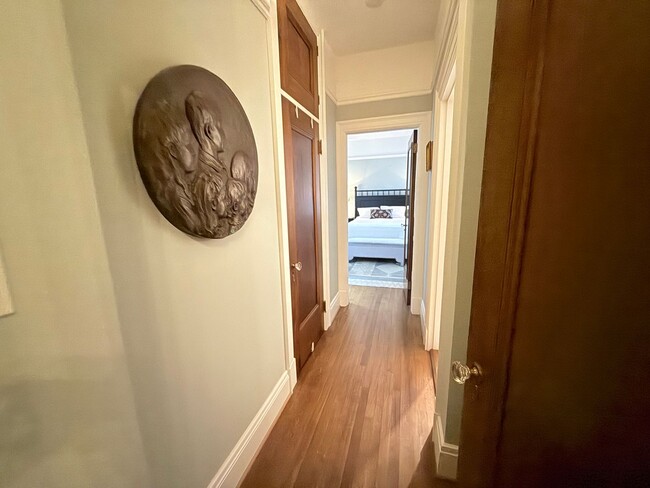 Building Photo - Historical 705 Davis Building! Vintage Lux...