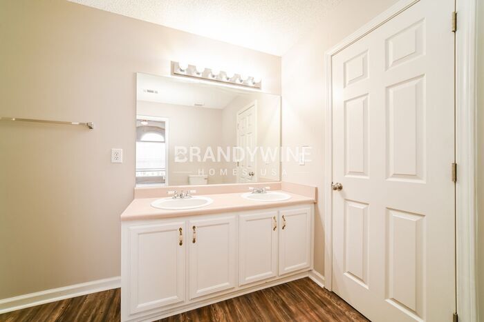 Building Photo - 1038 Wynnbrook Ln