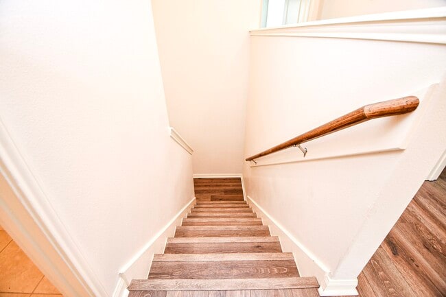 Building Photo - 10909 Panther Ct