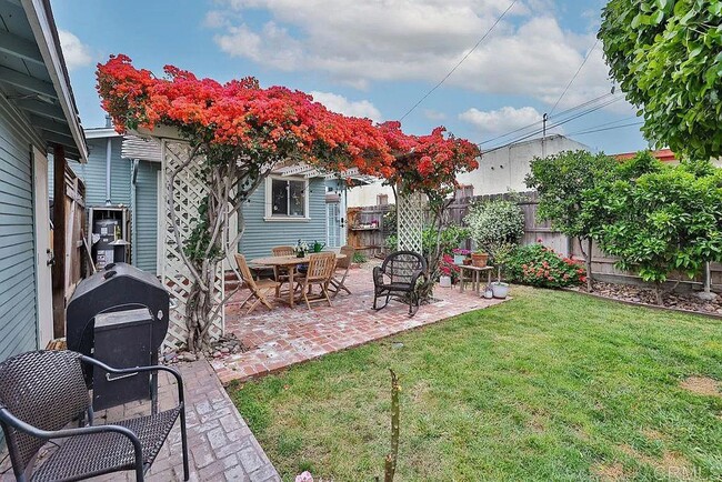 Building Photo - Charming 2 Bedroom, 2 Bath Craftsman Home