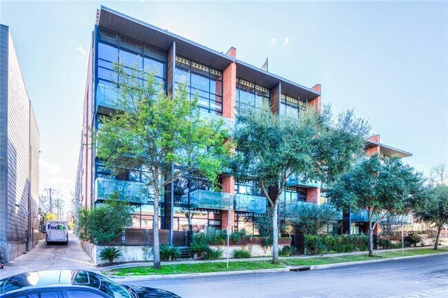 Building Photo - 1401 Eva St