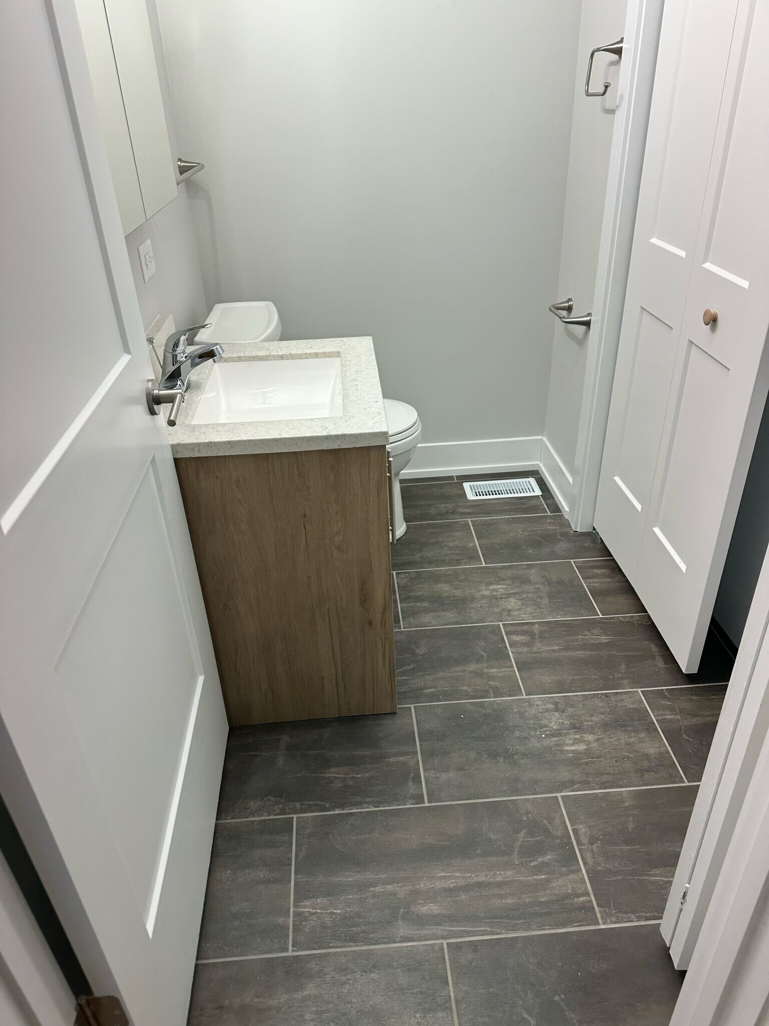 Building Photo - 921 Sunset Ridge Dr