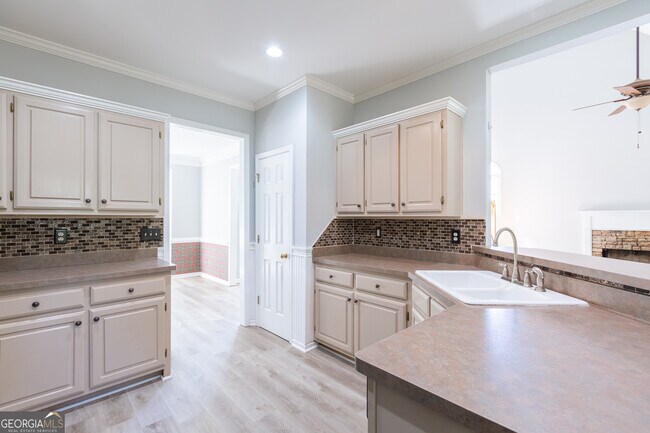 Building Photo - 1748 Christiana Dr