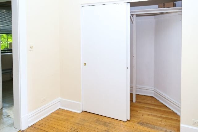 Building Photo - 438 W Belden Ave