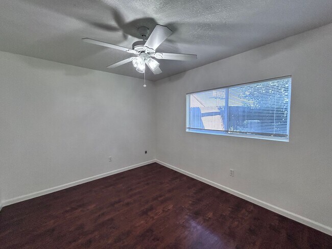Building Photo - 3148-3150 Laurelhurst Drive