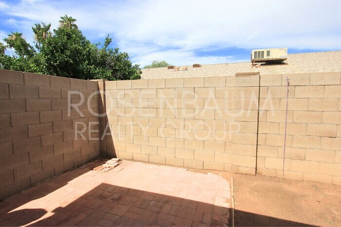 Building Photo - 4717 E Camino St