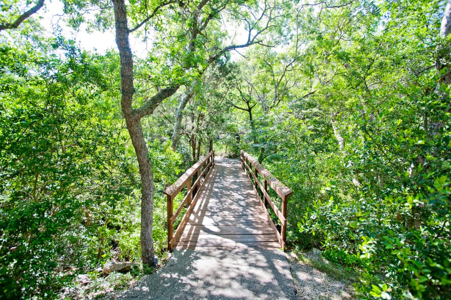 Building Photo - 11266 Taylor Draper Ln