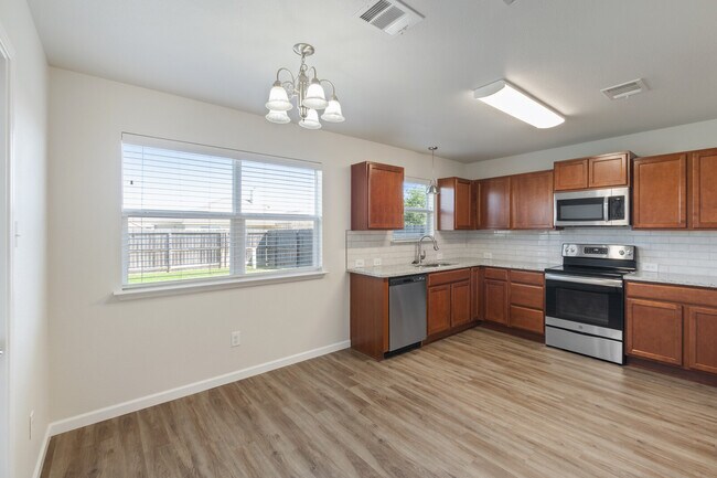 Building Photo - 7722 Bridgepointe Dr