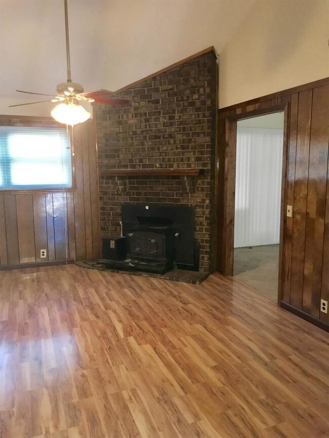 Building Photo - Available For Immediate Move In 38118