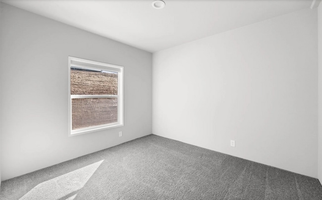 Building Photo - 833 Haffey Rd