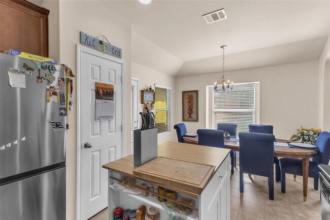 Building Photo - 206 Linden Ln