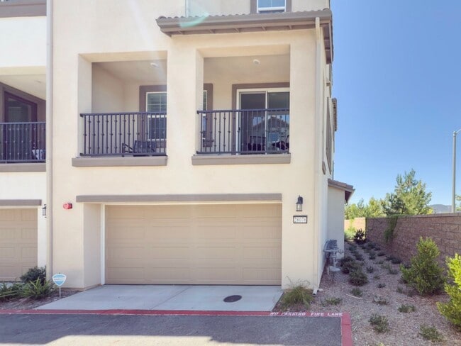 Building Photo - ~ AVAILABLE NOW ~ New Construction Home for Rent in the NEW Heirloom Farms Community in Temecula!