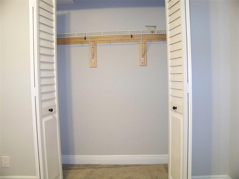 Building Photo - 3218 NW 103rd Ter