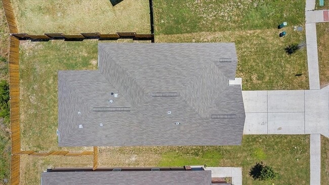 Building Photo - 625 Riverdale Dr