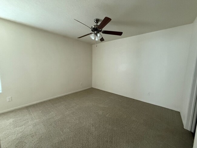 Building Photo - 4609 Waterproof Dr